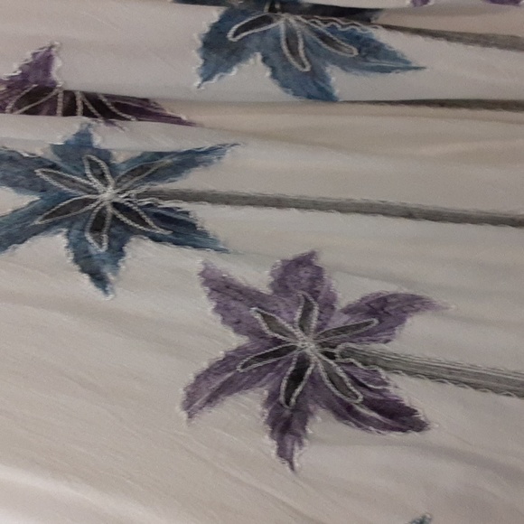 White asymmetrical hemmed dress w/starfish - Picture 2 of 7